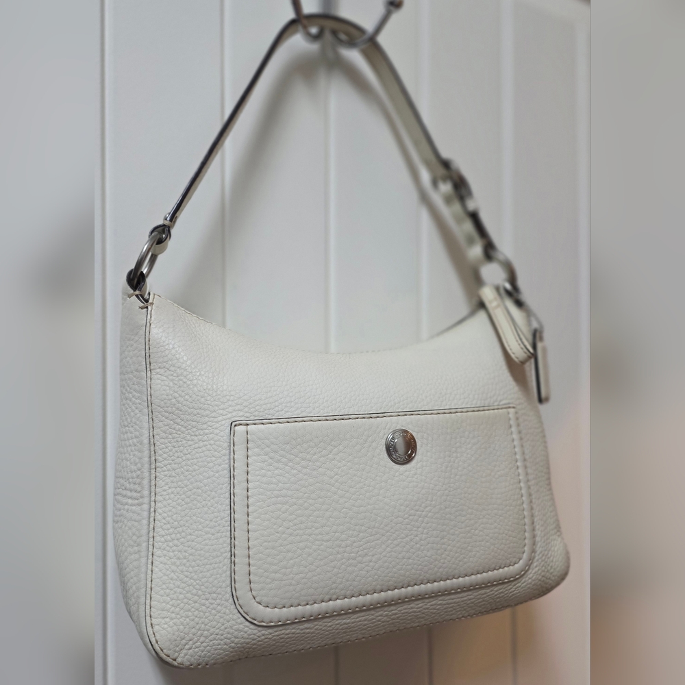 COACH Chelsea Pebble Grain Ivory Leather Hobo Bag F10890 EUC